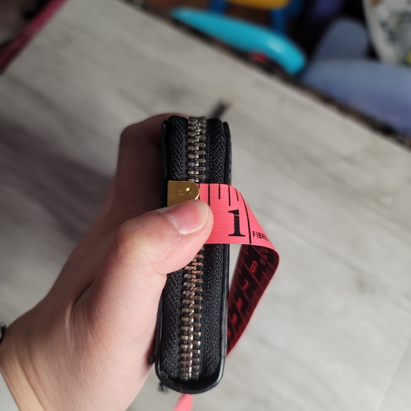 Coach Poppy Patent Wallet - Picture 10 of 10